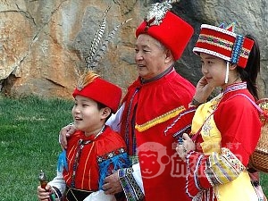 世界遺産 石林 と 西山 龍門 1日 日帰り ツアー